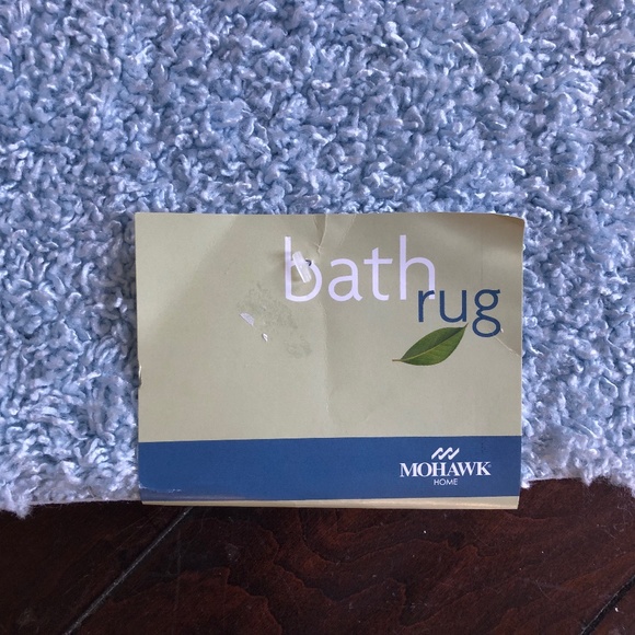 NWT Blue Bath Mat - Bath Rug - 20" x 34" - Mohawk Home - Picture 2 of 4